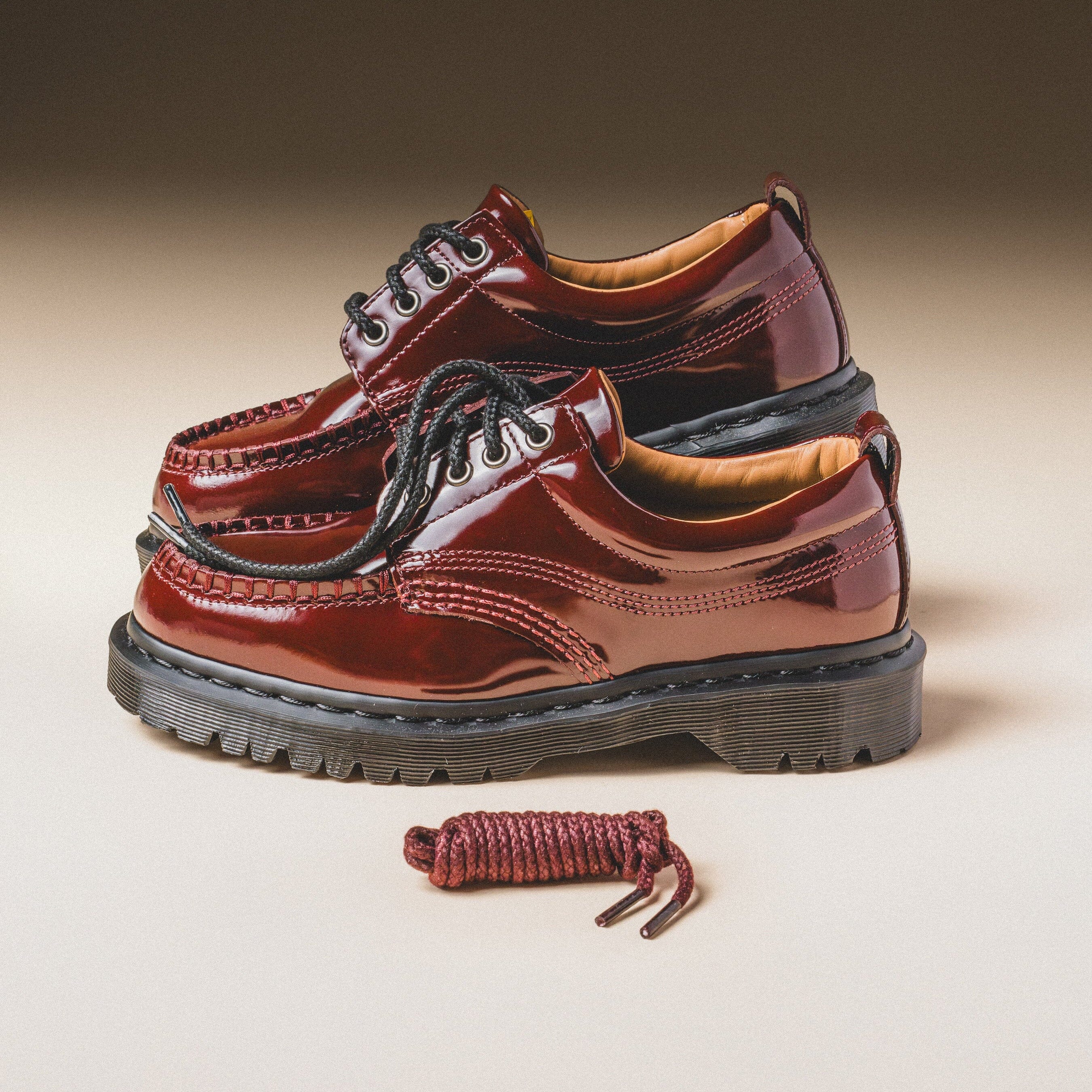 Dr. Martens | Lowell "Cherry Red" (Lacquered Leather)