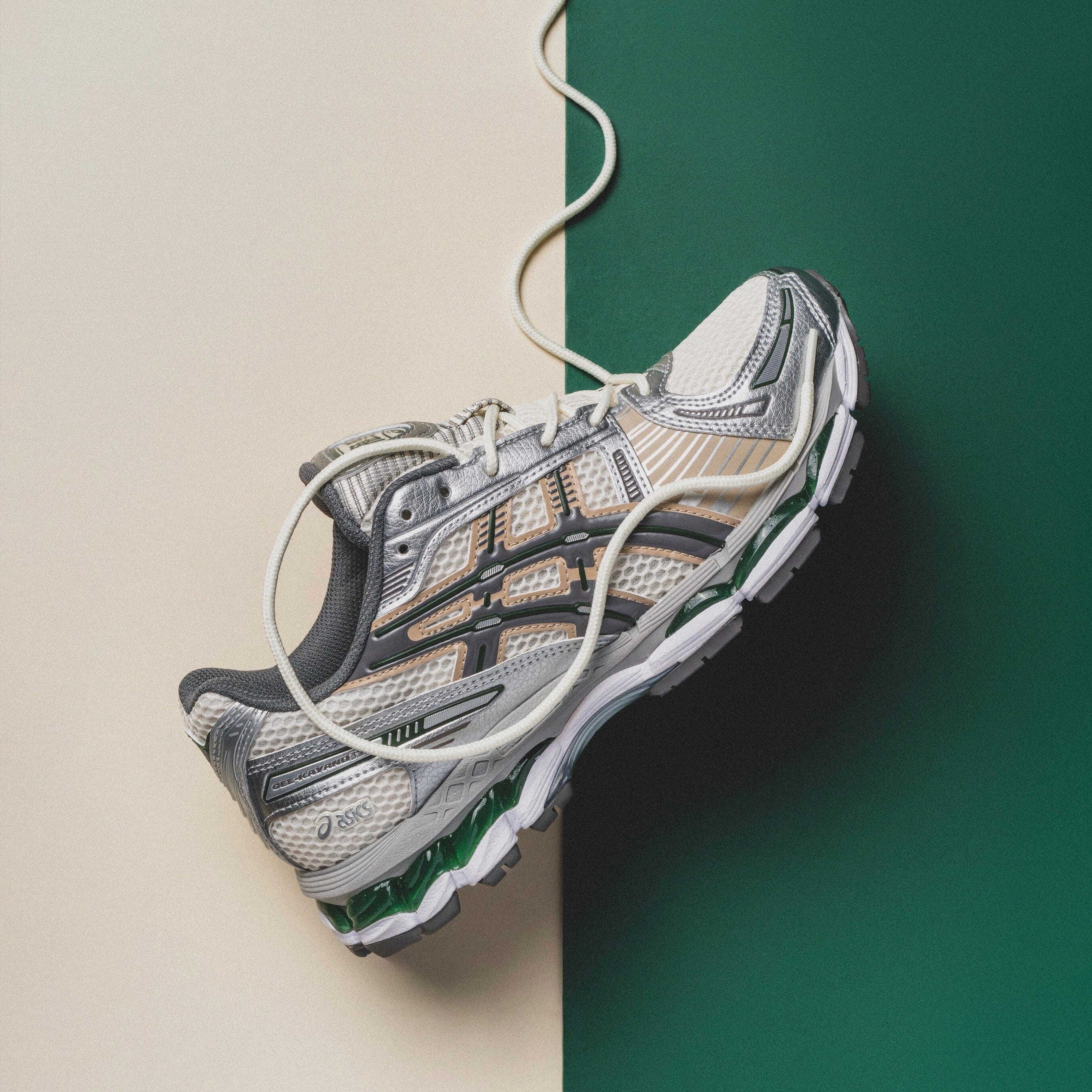 MENS ASICS | Gel- Kayano 12.1 (CREAM/CARBON) - Image 3