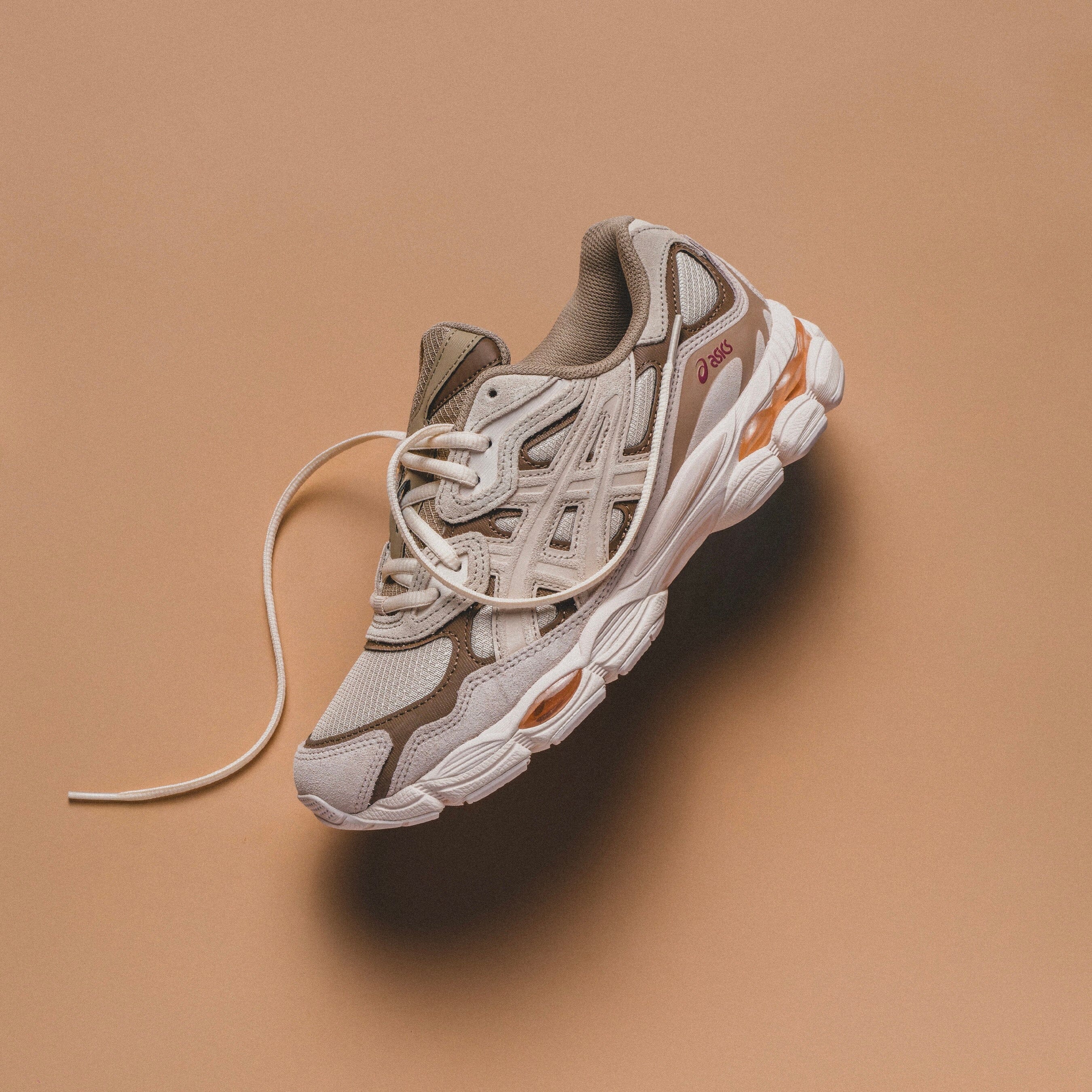 MENS ASICS | Gel- NYC (BEIGE/MINERAL BEIGE) - Image 2