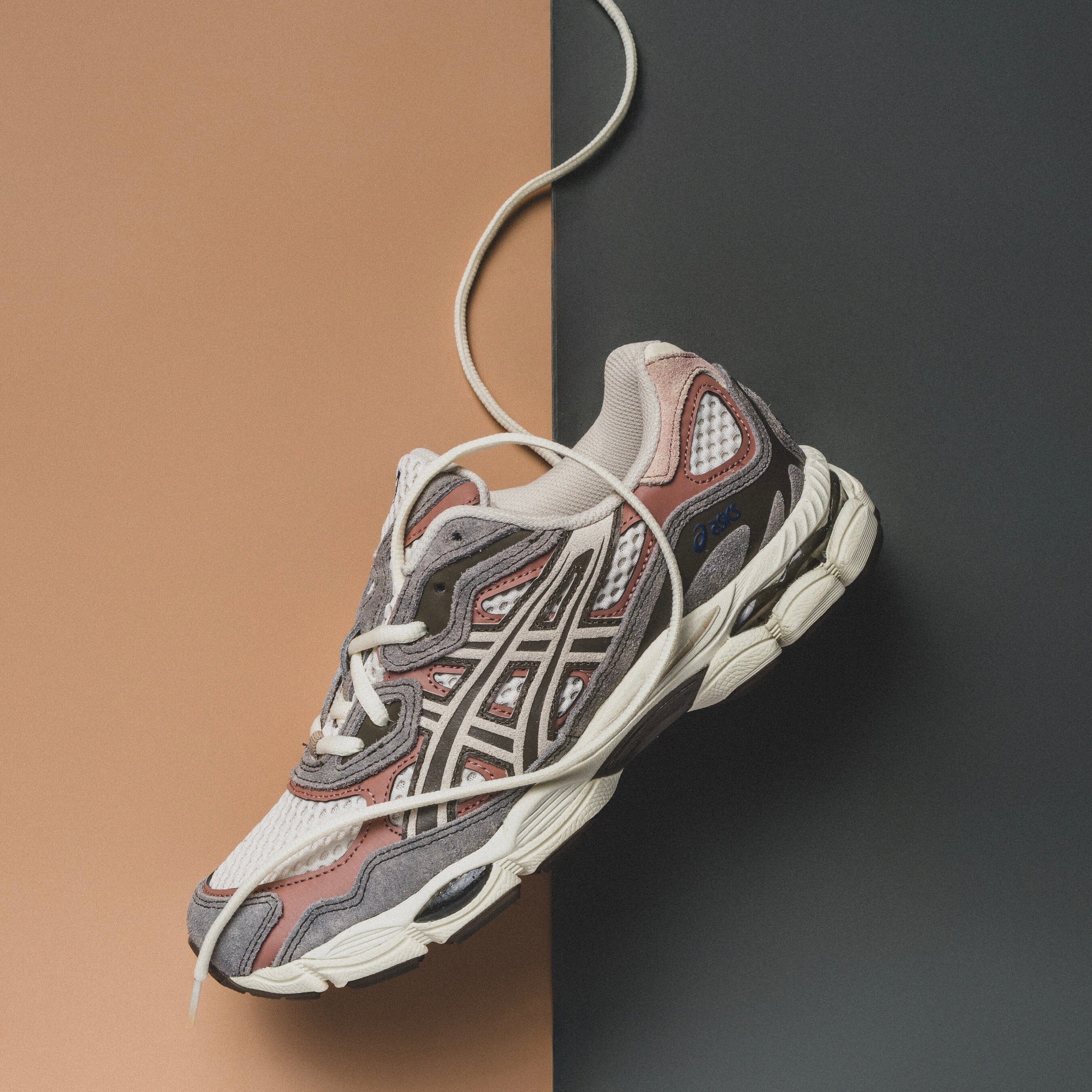 MENS ASICS | Gel- NYC (BIRCH/ DRIFTWOOD) - Image 3