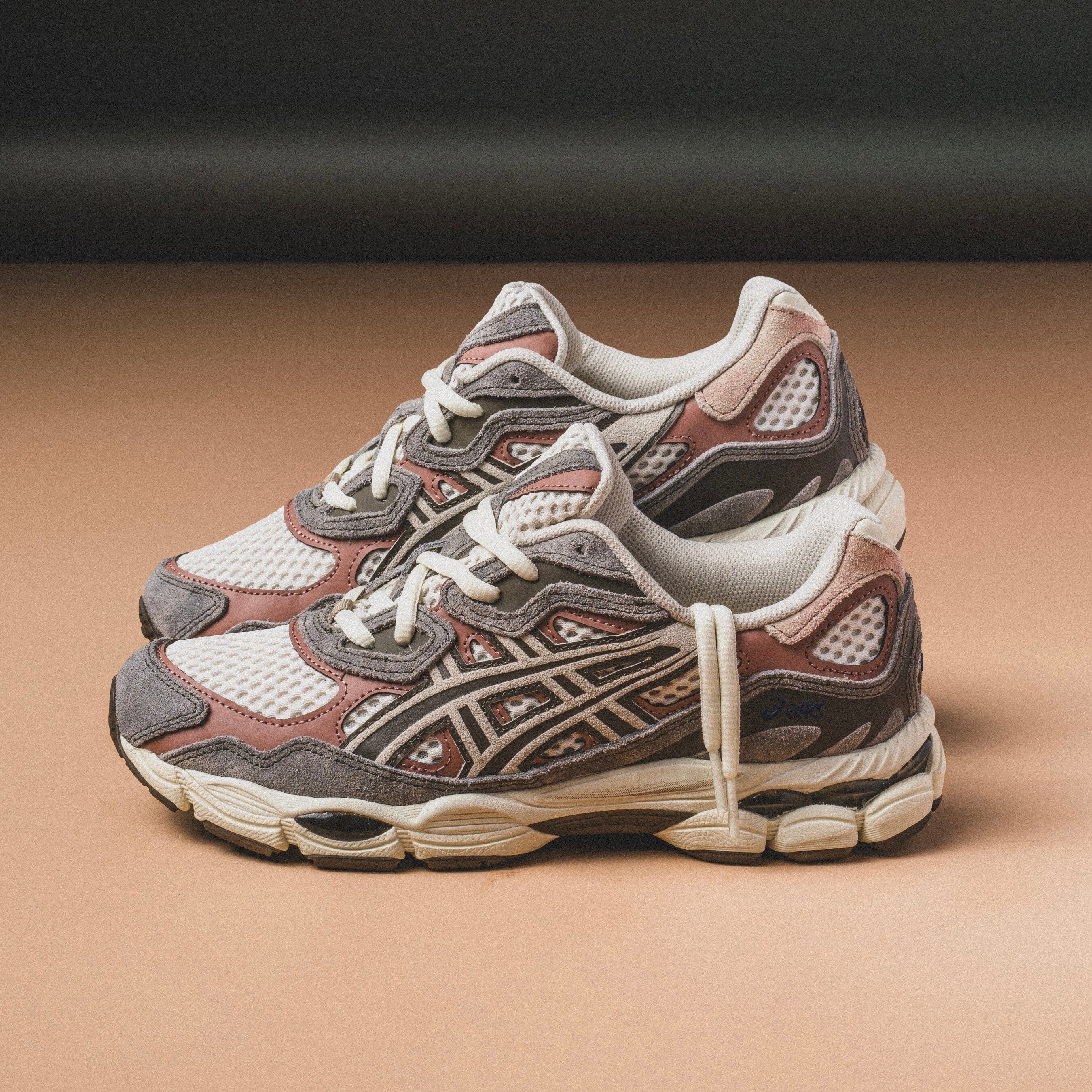 MENS ASICS | Gel- NYC (BIRCH/ DRIFTWOOD) - Image 4