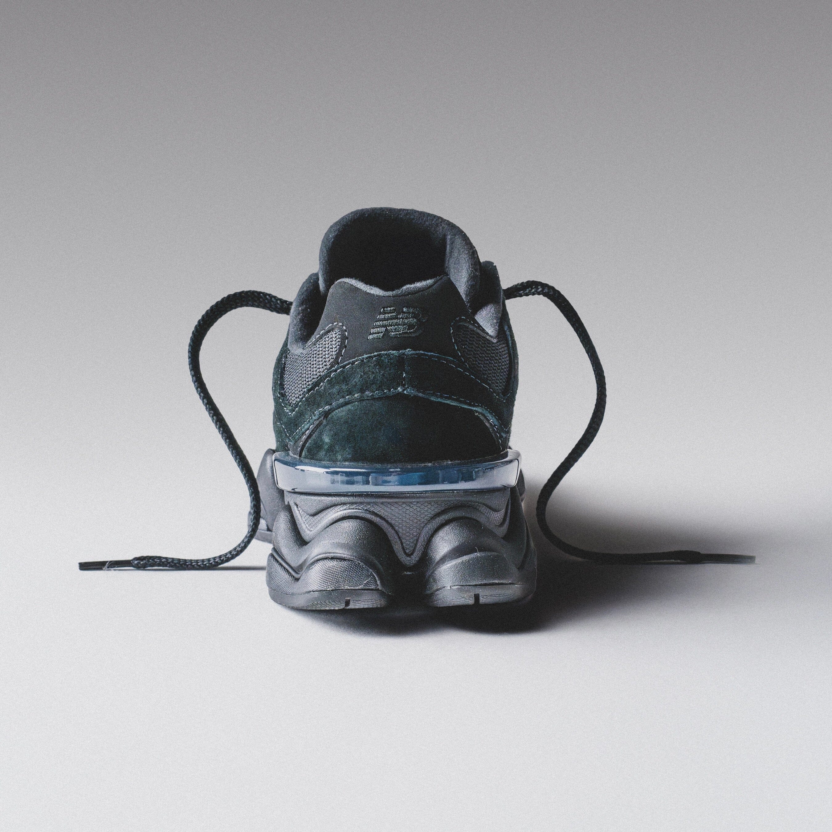 MENS New Balance | 9060 "Black Cat" - Image 3