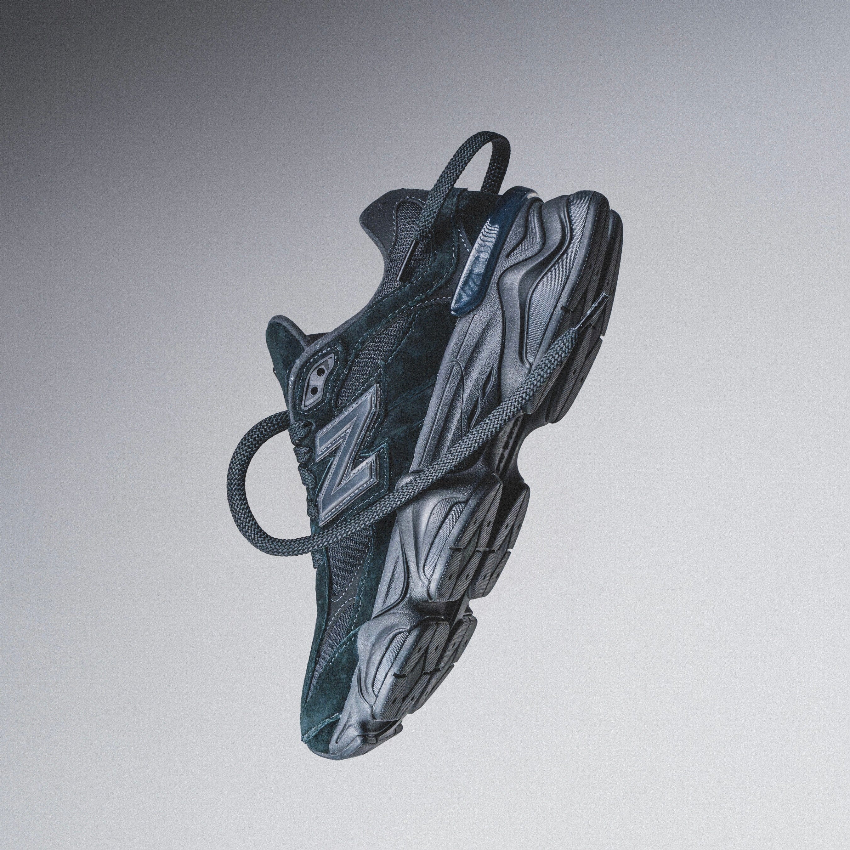 MENS New Balance | 9060 "Black Cat" - Image 4