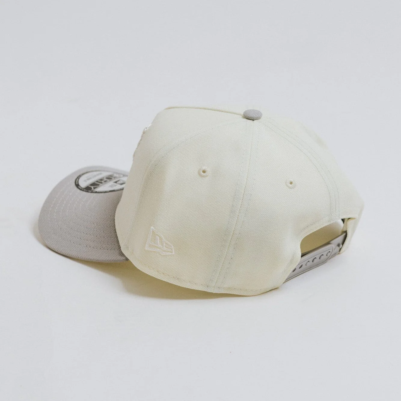 New Era | Toronto Blue Jays 9Forty A-Frame Snapback "Cream" - Image 2